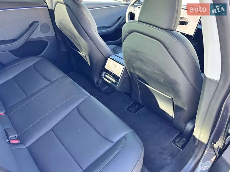 Седан Tesla Model 3 2024 в Киеве