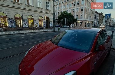 Седан Tesla Model 3 2018 в Житомирі