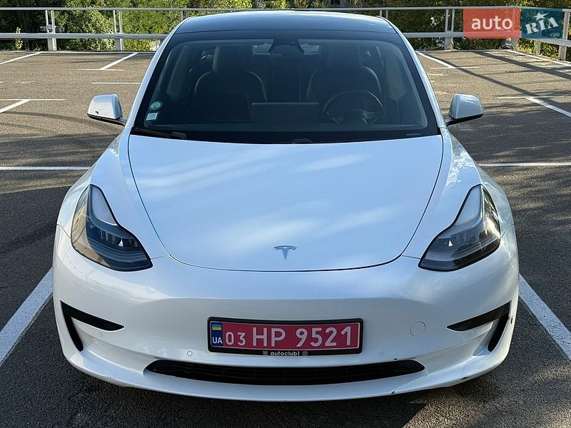 Седан Tesla Model 3 2021 в Києві