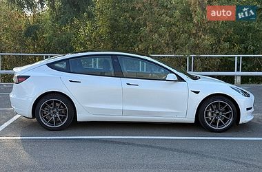 Седан Tesla Model 3 2021 в Києві