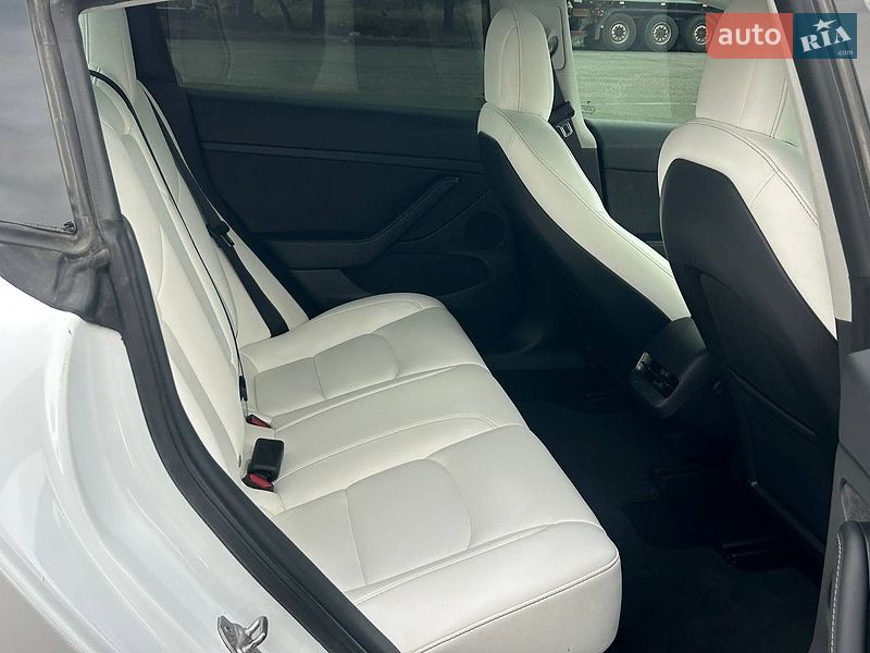 Седан Tesla Model 3 2022 в Одесі