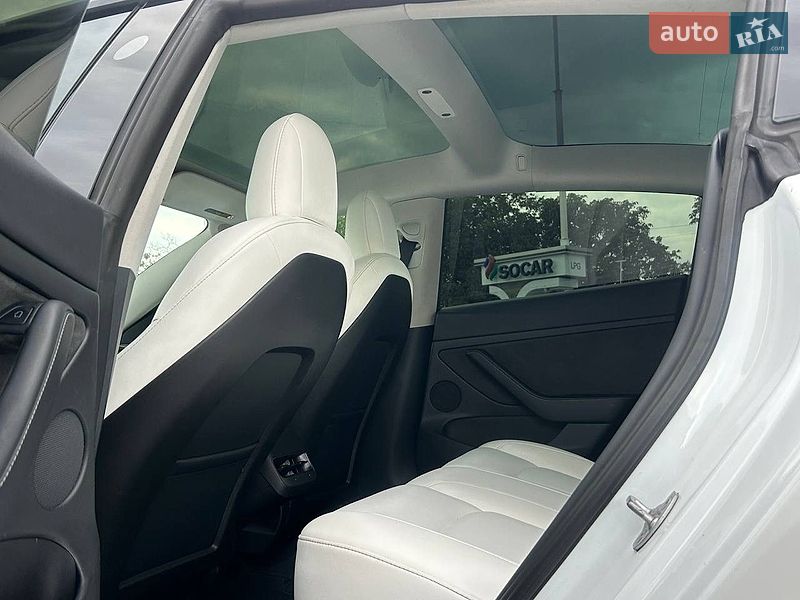 Седан Tesla Model 3 2022 в Одесі