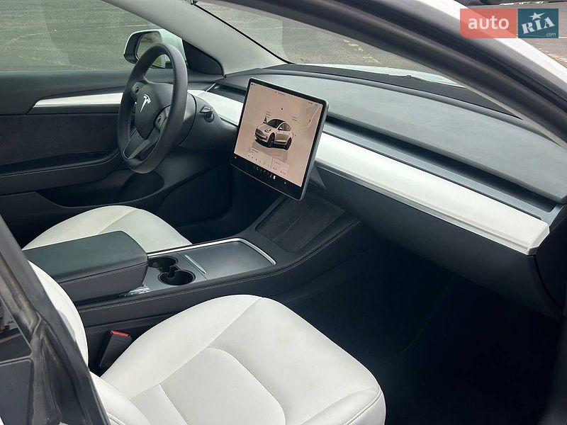 Седан Tesla Model 3 2022 в Одесі