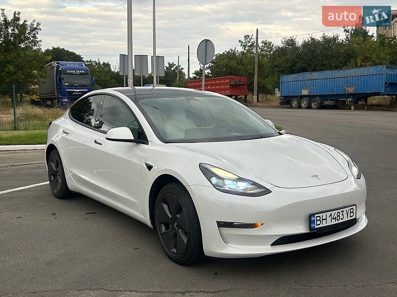 Седан Tesla Model 3 2022 в Одесі