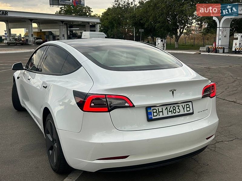 Седан Tesla Model 3 2022 в Одесі