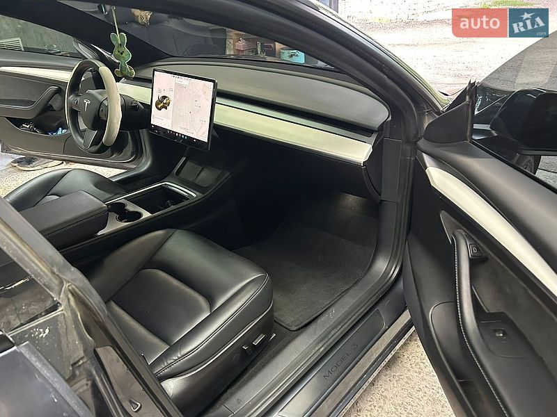 Седан Tesla Model 3 2021 в Дніпрі
