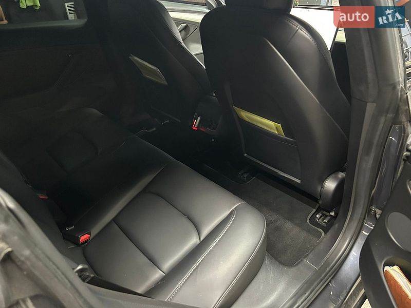 Седан Tesla Model 3 2021 в Дніпрі