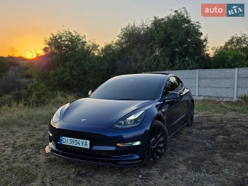 Tesla Model 3 2023