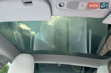 Седан Tesla Model 3 2021 в Виннице