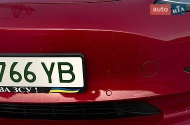 Седан Tesla Model 3 2018 в Вишневом