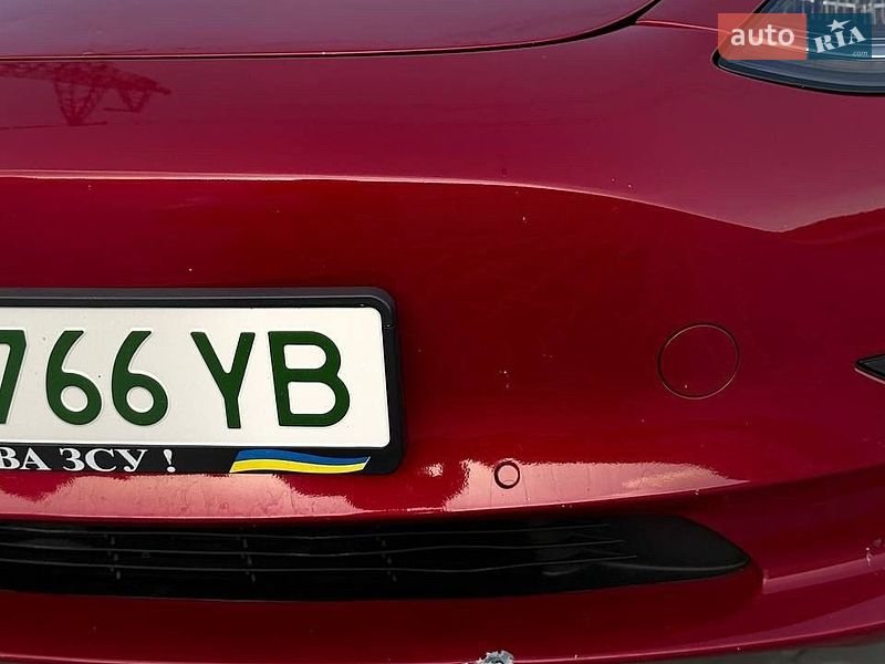 Седан Tesla Model 3 2018 в Вишневом
