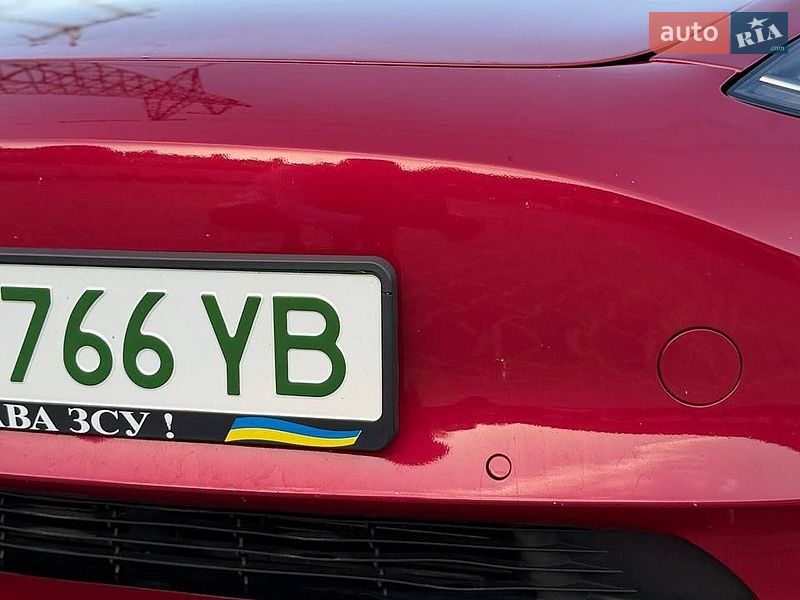 Седан Tesla Model 3 2018 в Вишневом
