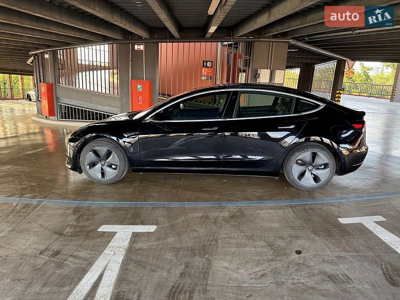 Седан Tesla Model 3 2020 в Харкові