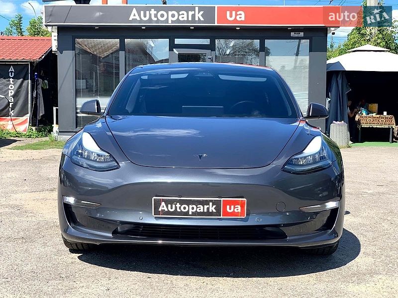 Седан Tesla Model 3 2020 в Виннице