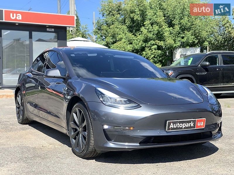Седан Tesla Model 3 2020 в Виннице