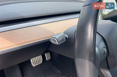 Седан Tesla Model 3 2019 в Львові
