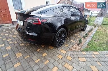 Седан Tesla Model 3 2022 в Дрогобыче