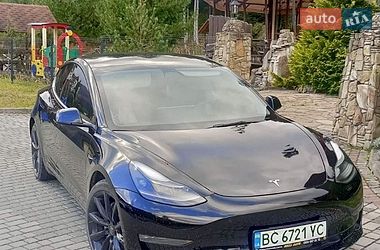Седан Tesla Model 3 2022 в Дрогобыче