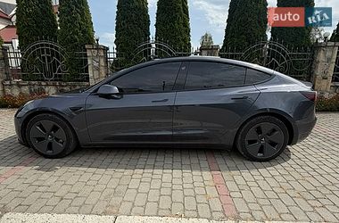 Седан Tesla Model 3 2023 в Ивано-Франковске