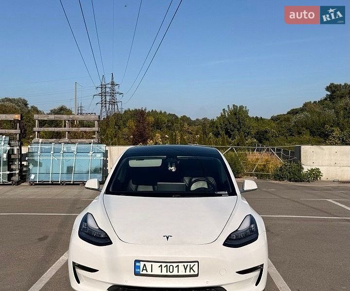 Седан Tesla Model 3 2019 в Киеве