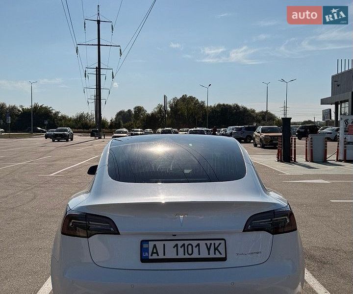 Седан Tesla Model 3 2019 в Киеве