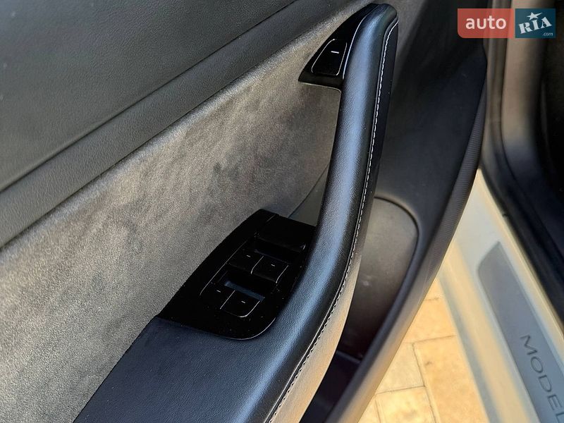 Седан Tesla Model 3 2018 в Одессе