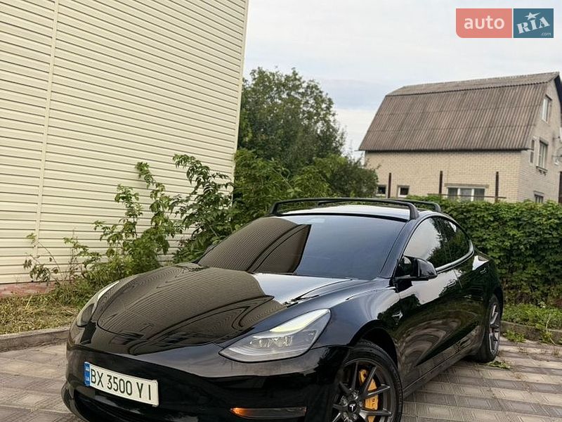 Седан Tesla Model 3 2023 в Хмельницком