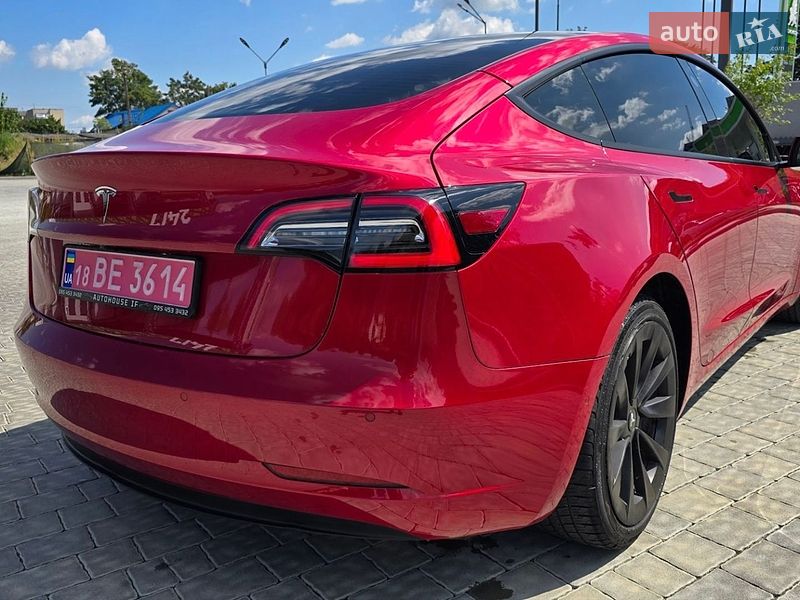 Седан Tesla Model 3 2022 в Ивано-Франковске