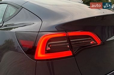 Седан Tesla Model 3 2024 в Дрогобыче