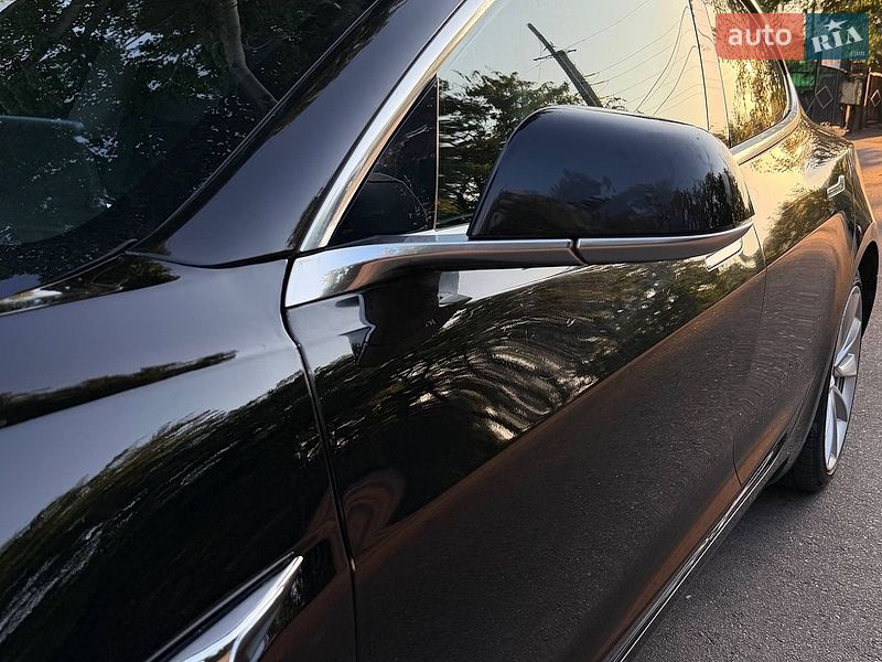 Седан Tesla Model 3 2018 в Одессе