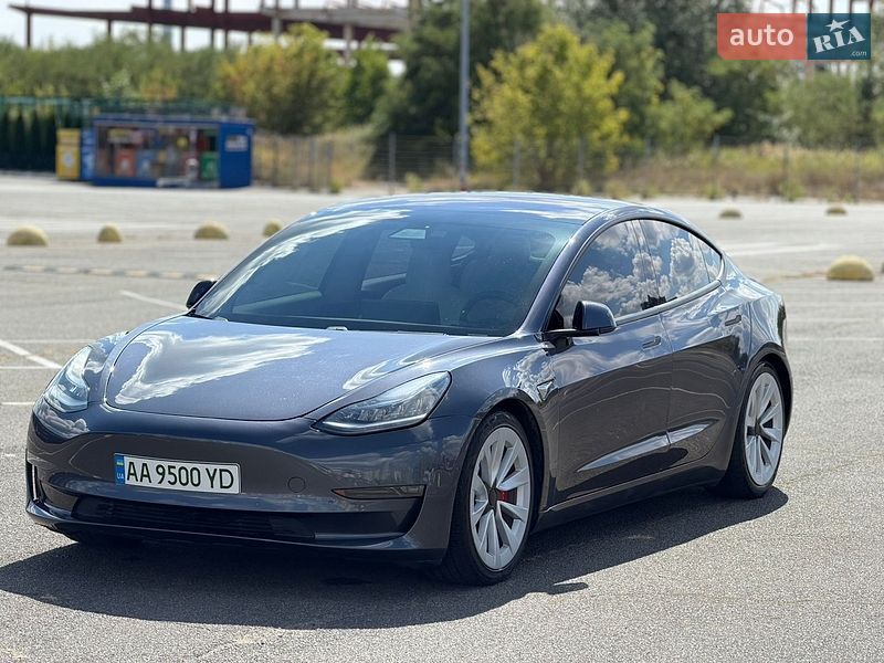 Седан Tesla Model 3 2018 в Києві