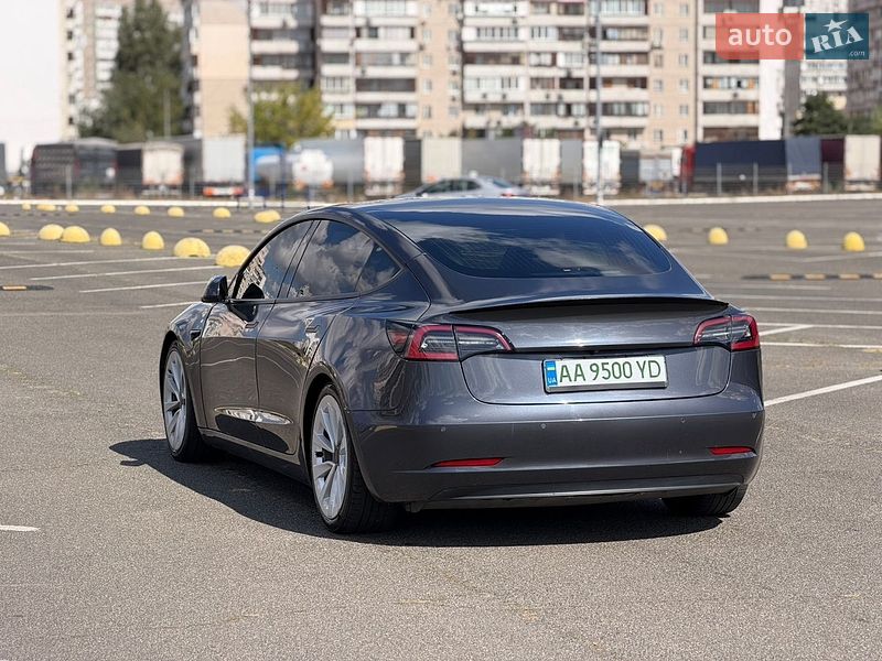 Седан Tesla Model 3 2018 в Киеве