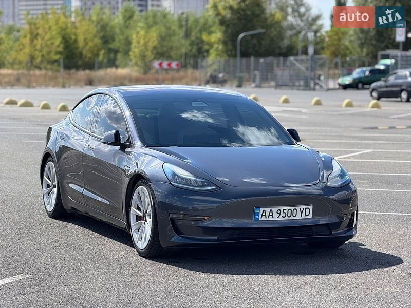 Седан Tesla Model 3 2018 в Киеве