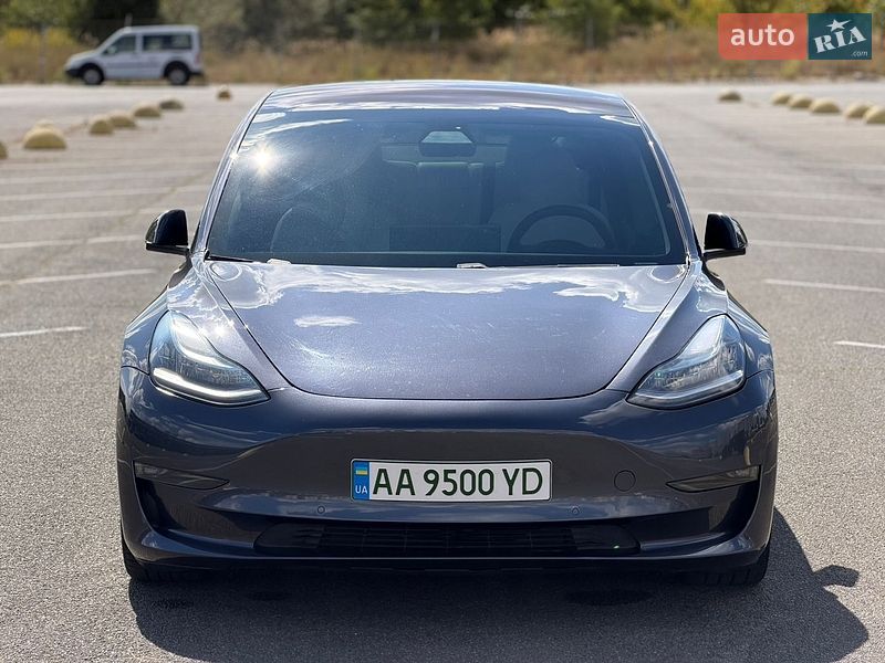 Седан Tesla Model 3 2018 в Києві