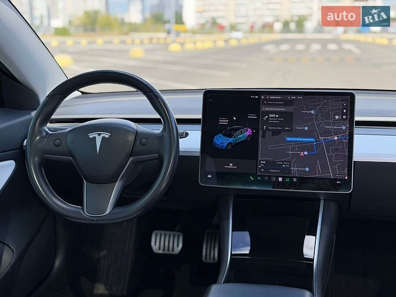 Седан Tesla Model 3 2018 в Києві