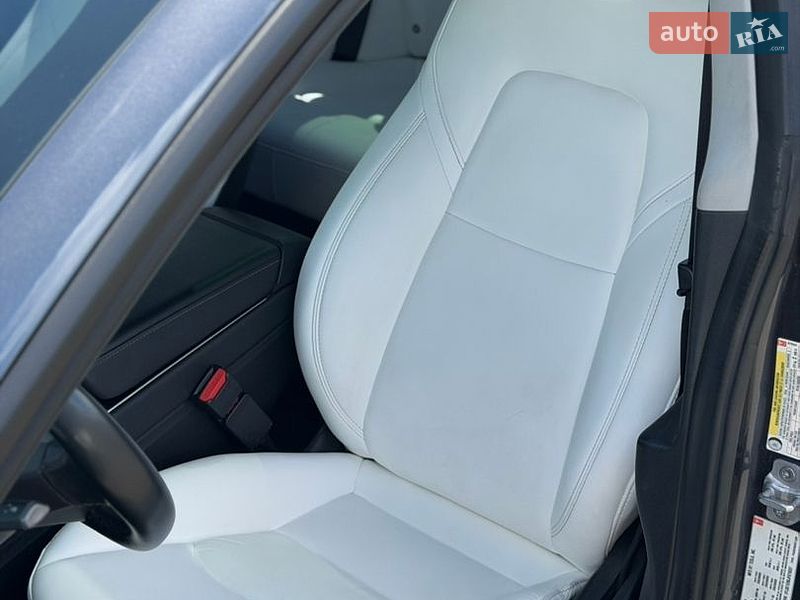 Седан Tesla Model 3 2018 в Києві