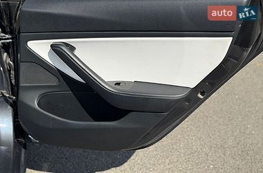 Седан Tesla Model 3 2018 в Києві