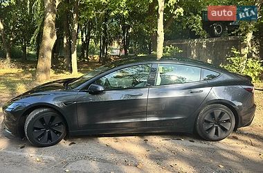 Седан Tesla Model 3 2024 в Виннице