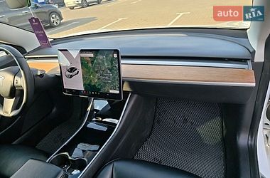 Седан Tesla Model 3 2020 в Дрогобичі