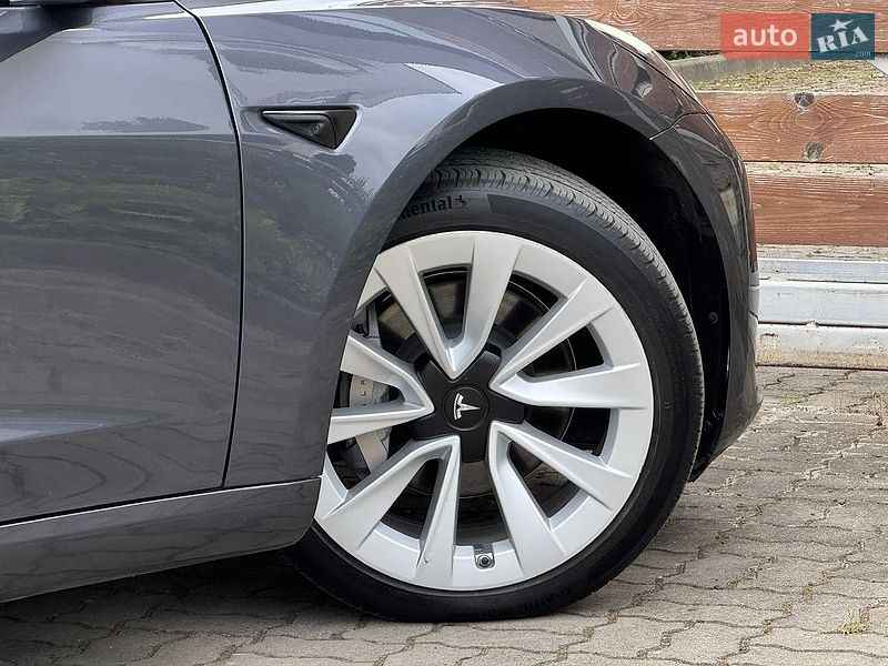 Седан Tesla Model 3 2023 в Стрые
