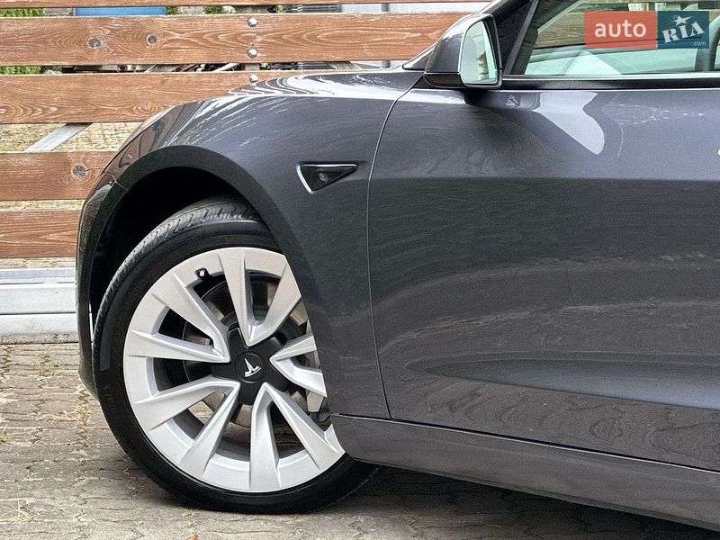 Седан Tesla Model 3 2023 в Стрые