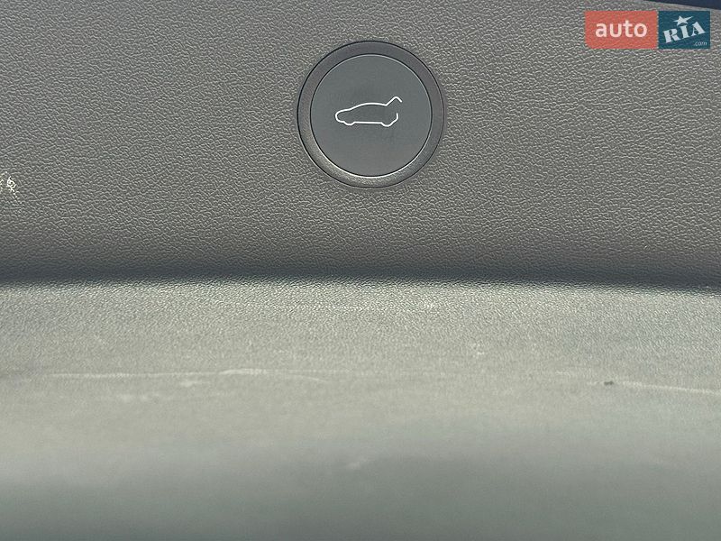 Седан Tesla Model 3 2023 в Стрые