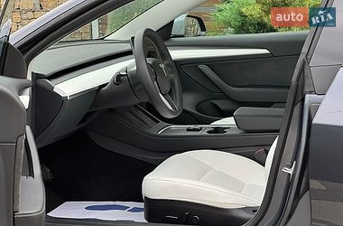 Седан Tesla Model 3 2023 в Стрые