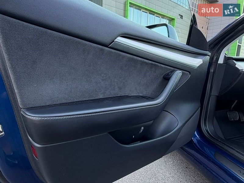 Седан Tesla Model 3 2021 в Кривому Розі