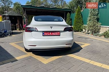 Седан Tesla Model 3 2023 в Моршине