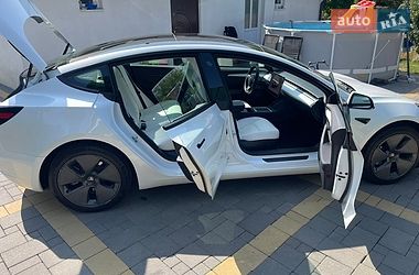 Седан Tesla Model 3 2023 в Моршине