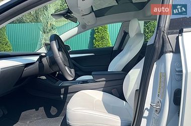 Седан Tesla Model 3 2023 в Моршине