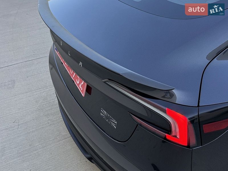 Седан Tesla Model 3 2024 в Луцке