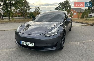 Седан Tesla Model 3 2018 в Звягеле