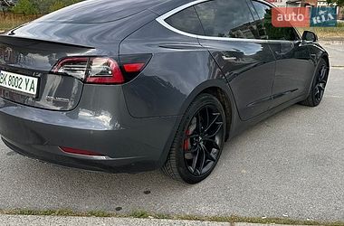 Седан Tesla Model 3 2018 в Звягеле